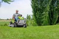 El potente motor de 13HP, su extrema maniobrabilidad, la dirección dulce y la velocidad de trabajo hacen el Grillo MD13 una máquina rápida y eficaz, y a lo mismo tiempo agradable para el utilizo.